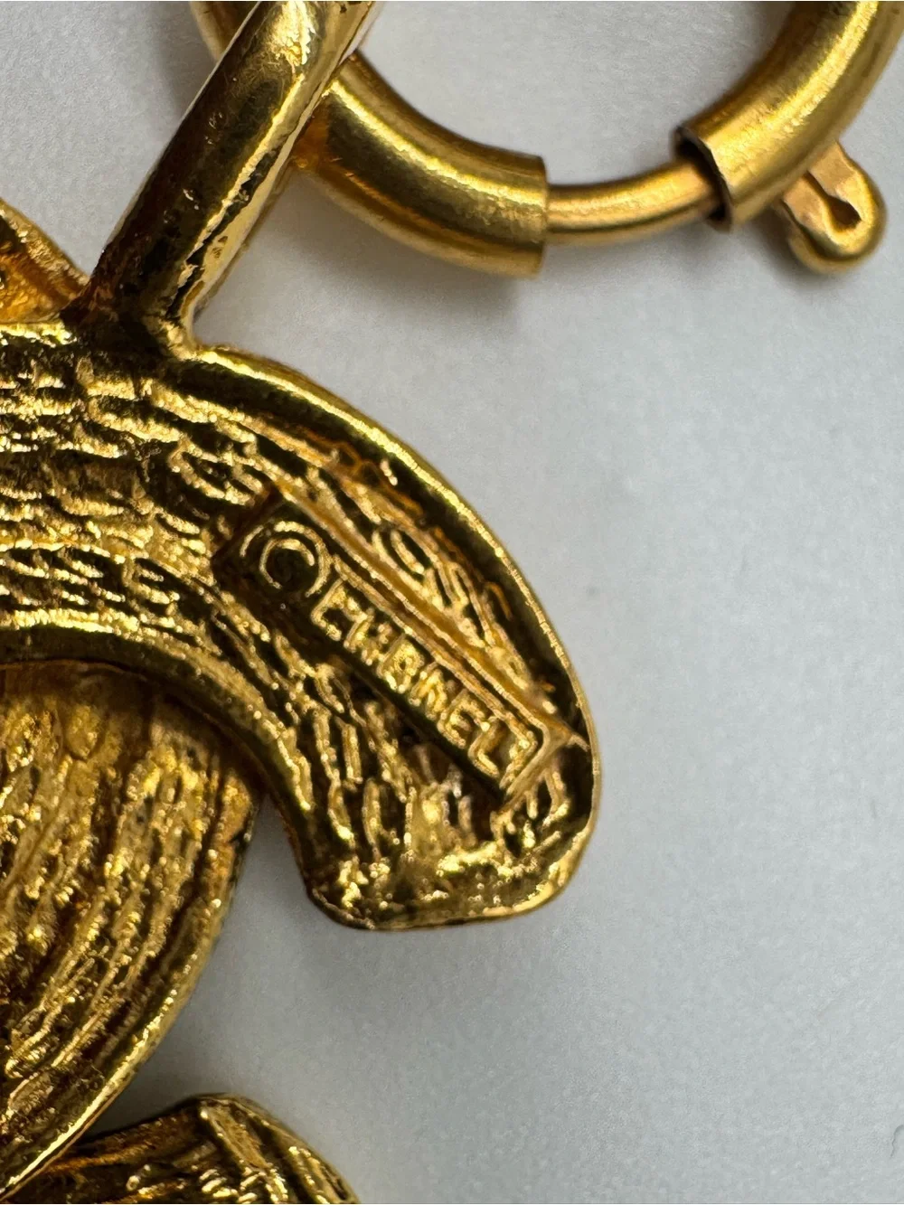 CHANEL Gold-Tone Interlocking Metalasse CC Pendant Necklace